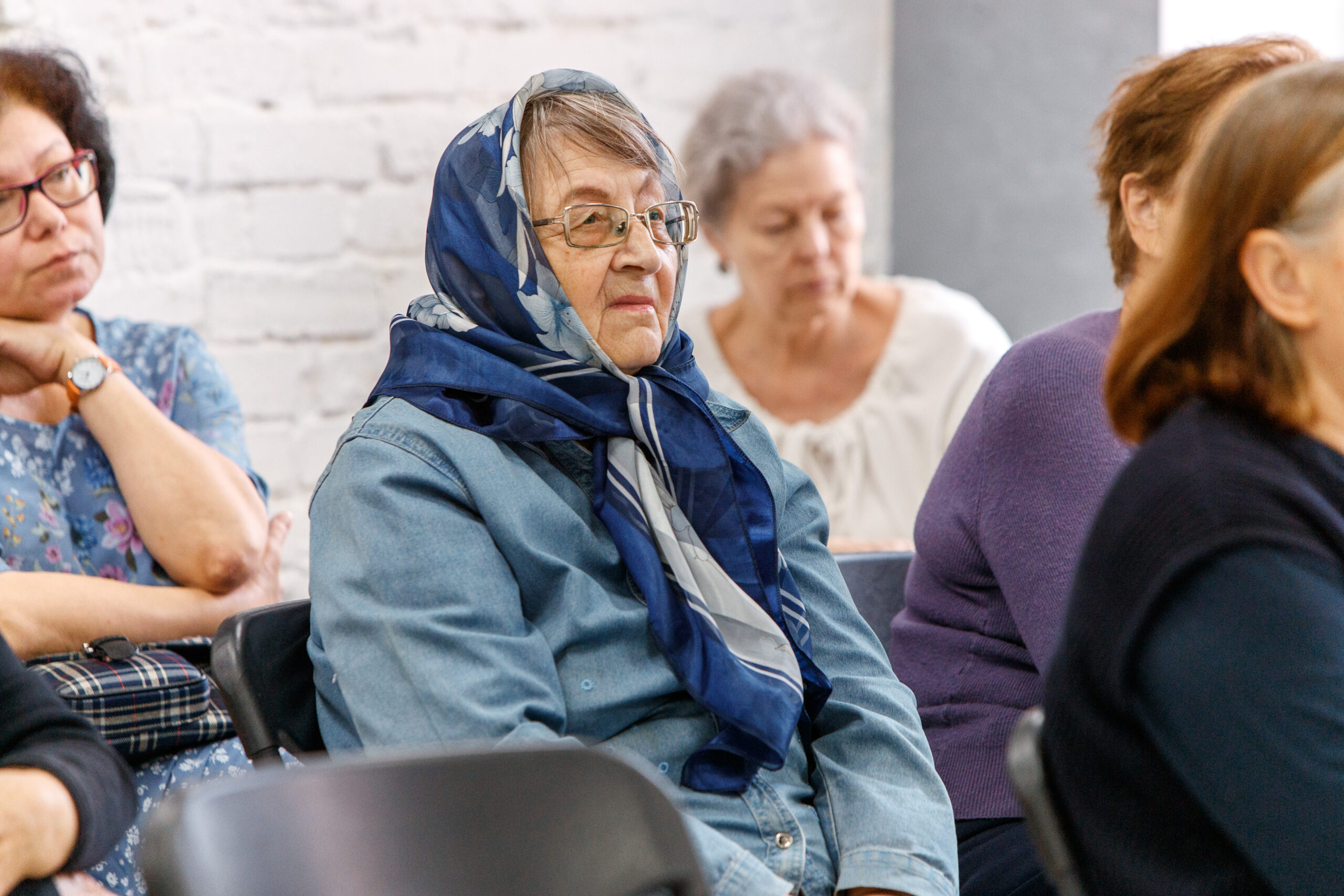 пенсіонери впо літні люди інваліди допомога продуктовий набір womens aid international
